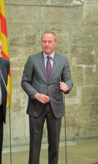 Fabra dice que son unos presupuestos "muy complicados" y cree que todos "tenemos que arrimar el hombro"