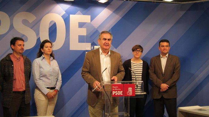 El Secretario General Del PSRM, Acompañado Por Parte De Su Ejecutiva 