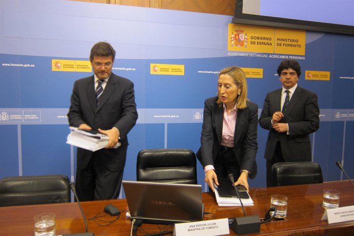 La Ministra De Fomento, Ana Pastor