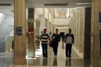 Asociaciones de estudiantes reciben como un "batacazo" el recorte en becas