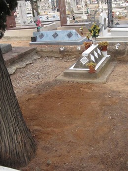 Zona Donde Se Ha Abierto Una Fosa Por Presunto Caso De Bebés Robados En Castelló