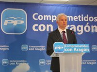 Suárez (PP) afirma que son unos presupuestos "responsables" para una economía "casi de guerra"