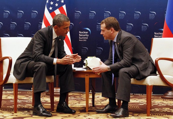 Barack Obama Y Medvedev En Corea Del Sur
