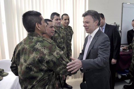 Juan Manuel Santos Con Los Liberados Por Las FARC En Colombia