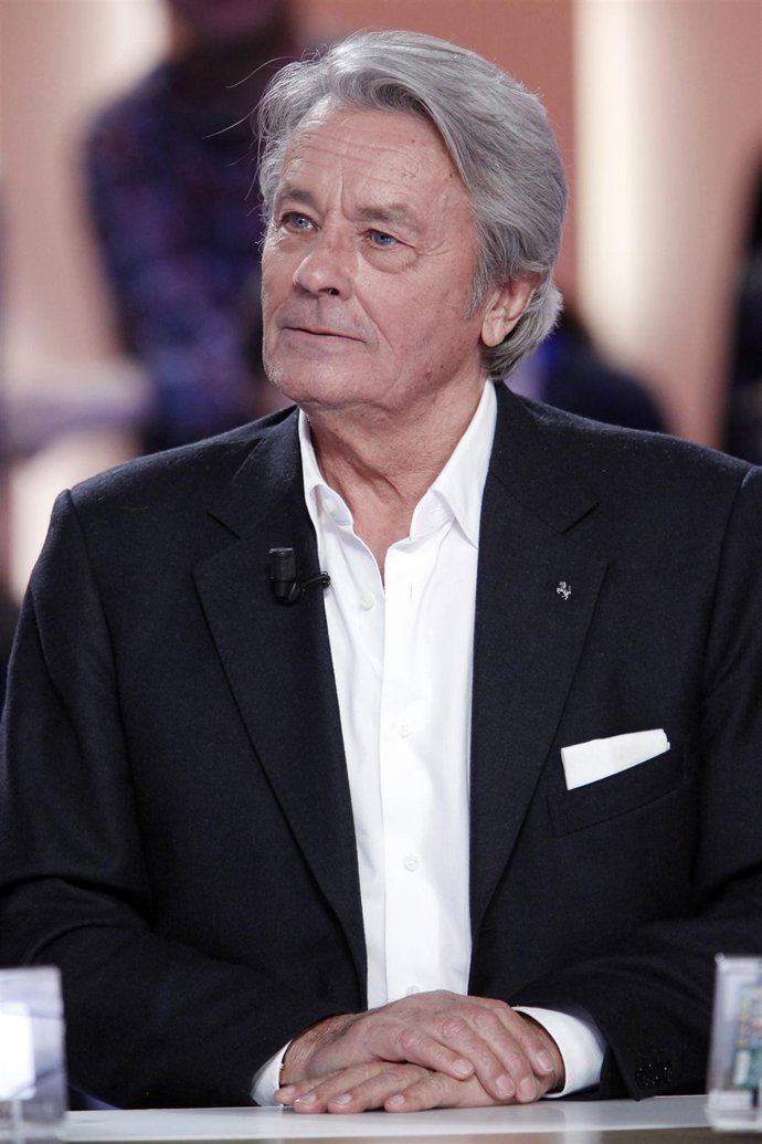 El Actor Alain Delon En Un Plató 