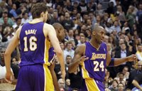 Los Lakers se llevan el derbi de Los Angeles