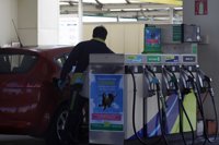 La gasolina marca un nuevo máximo histórico en plena operación salida de Semana Santa