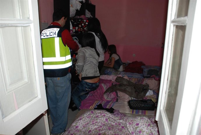 Redada De La Policía Nacional Contra La Prostitución
