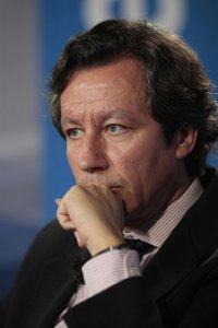 Floriano cree que IU Extremadura respetará la voluntad de las bases y urge a IU Andalucía a consultarlas antes de pactar