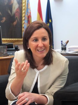 La Consellera María José Catalá Durante La Entrevista