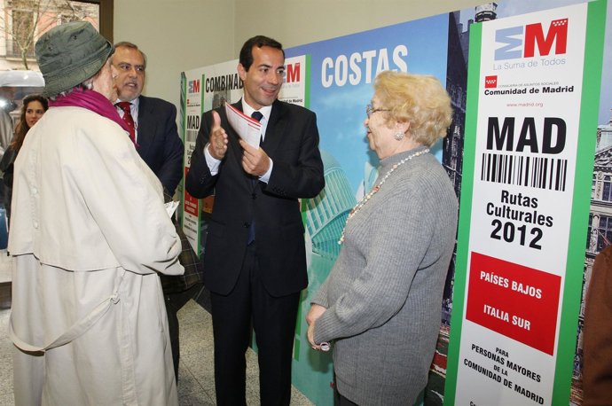 Salvador Victoria, Con Los Mayores