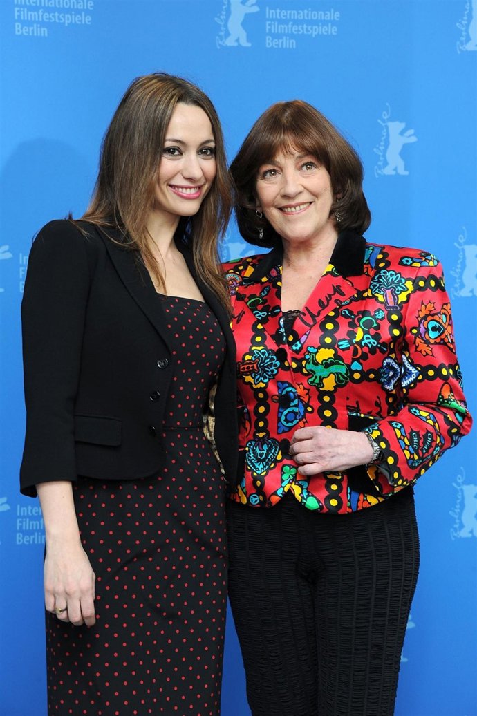 Carmen Maura Y Natalia Verbeke Presentan 'Las Chicas De La Sexta Planta'