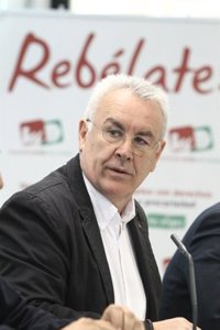IU acusa a De Guindos de "despreciar" al Parlamento y avisa de que el PP quiere "universalizar" el "repago" en sanidad