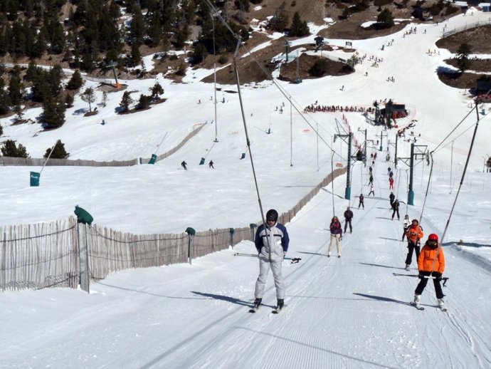 Estación De Esquí De La Masella En Semana Santa