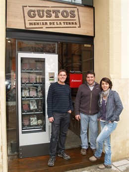 Los Tres Empresarios Creadores De La Máquina Expendedora De Carne En Vic  