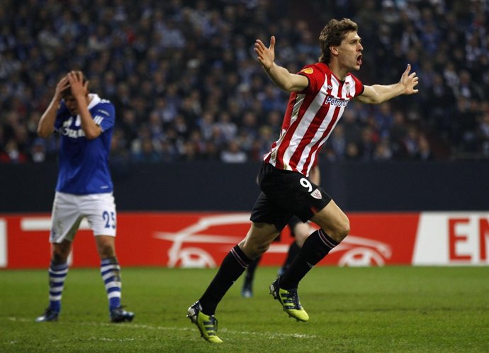 Fernando Llorente Celebra Un Gol Ante El Schalke