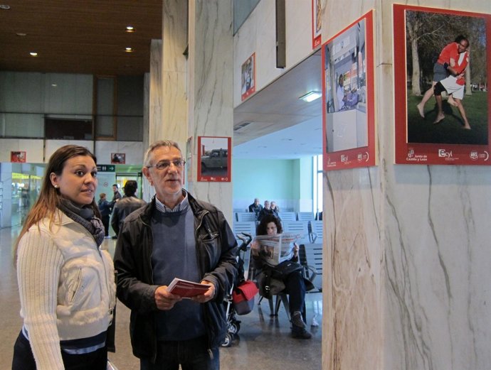 El Secretario Regional De UGT En La Exposición 'Entre Nosotros'