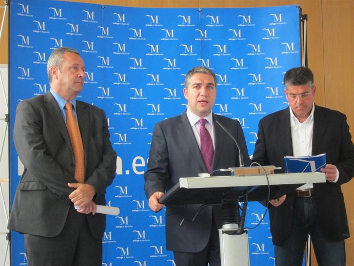 Díaz, Bendodo Y Armijo, En Rueda De Prensa