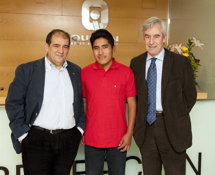 Juan Gabriel y los doctores Guelbenzu y de Gregorio