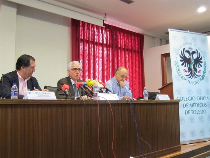 Los Responsables Del Colegio De Médicos De Toledo En Rueda De Prensa