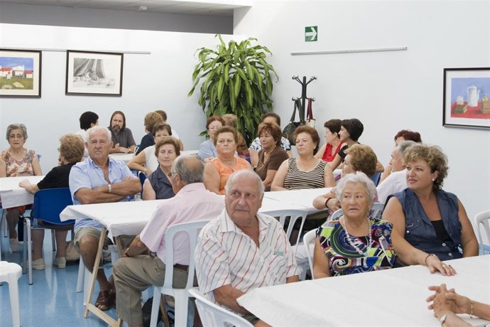 Mayores en el centro de Mazarrón