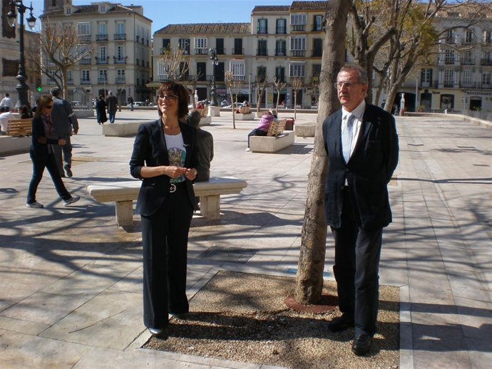 Gámez Y Hernández Pezzi Denuncian La Situación De La Plaza De La Merced
