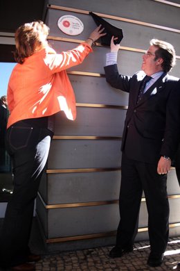 Entrega De Distintivos A Establecimientos Adheridos A 'Sevilla Ciudad De Ópera'