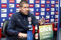 Fútbol.- Simeone: "Sería de mediocres pensar que ganando le haríamos un favor a un rival"