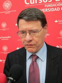 El exministro Jordi Sevilla muestra su apoyo a la propuesta de Monago de nuevos Pactos de la Moncloa