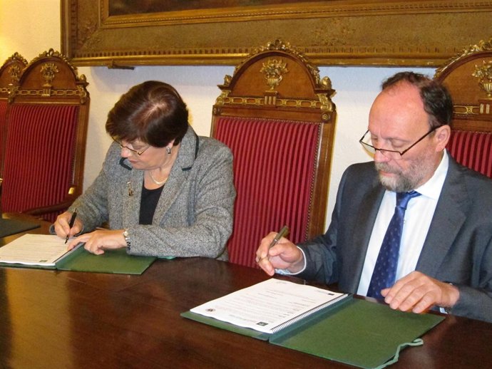 La Consejera De Obras Públicas Y El Rector De La Universidad De Granada