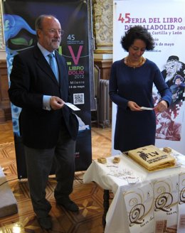 León De La Riva Y Cantalapiedra En La Presentación De La Feria Del Libro 2012