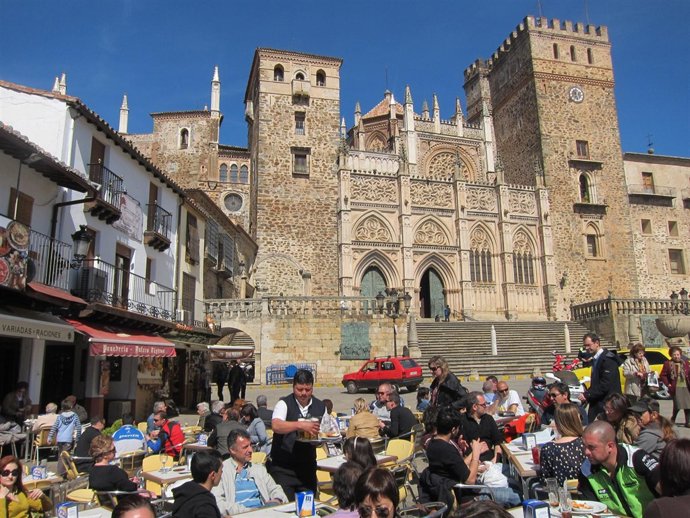 Turistas En Guadalupe (Cáceres)