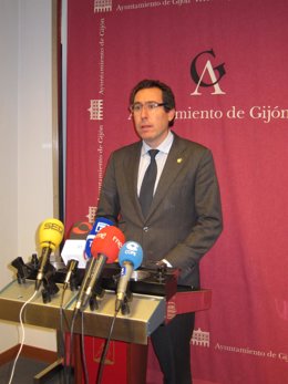 El Concejal De Desarrollo Económico De Gijón Fernando Couto