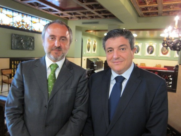 El Conseller Cabré Y El Decano Del Colegio Notarial De Valencia, César Belda