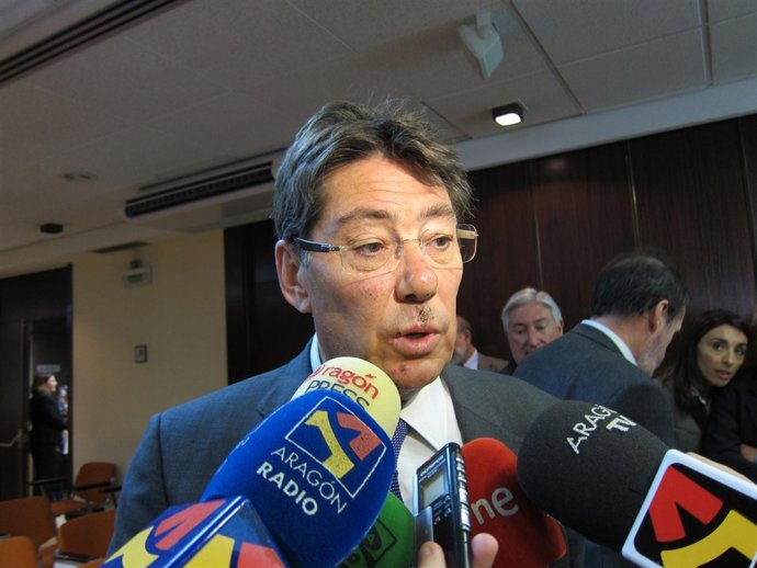 El Consejero De Industria E Innovación Del Gobierno De Aragón, Arturo Aliaga.