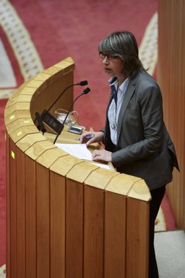 Rosa Quintana en el  Pleno del Parlamento