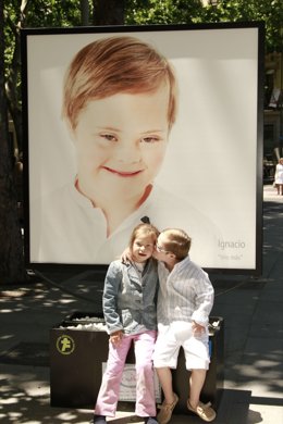 Exposión Fotográfica Con Niños De La Fundación Síndrome De Down 
