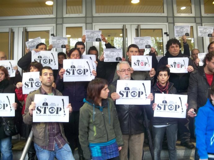 Movimientos Sociales Se Concentran Por La Muerte De Iñigo Cabacas