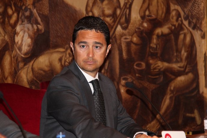 El Secretario De Territorio Y Movilidad De La Generalitat, D.Calvet