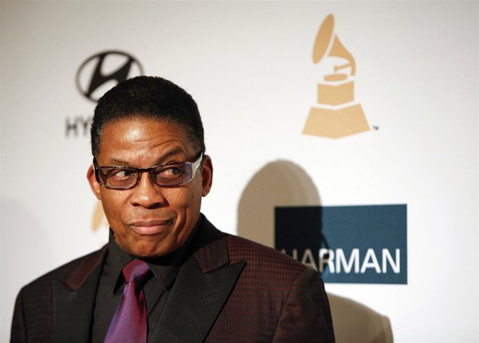 El Músico Herbie Hancock En Los Grammy