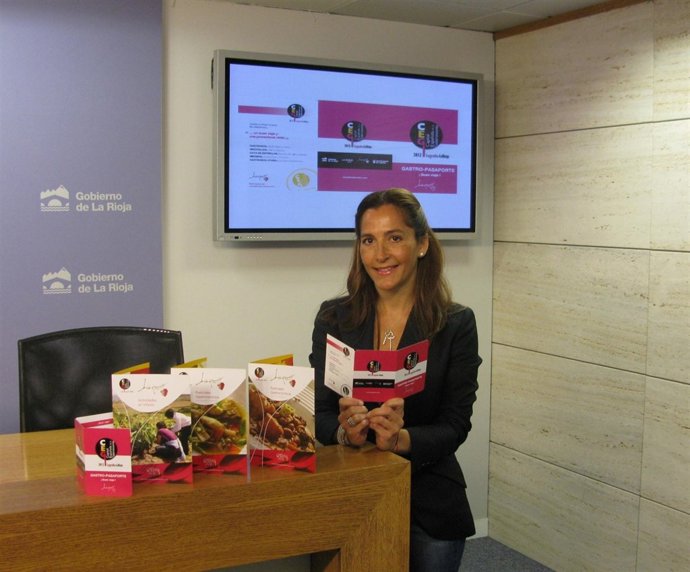 La Directora General De Turismo Presenta El Gastro Pasaporte