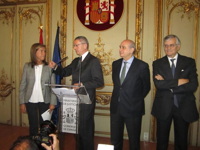 Los Tres Ministros Junto Al Fiscal General Del Estado