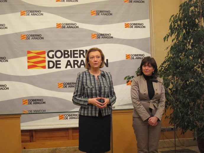 Reunión De La Presidenta De Aragón Con La Presidenta De Siemens España.