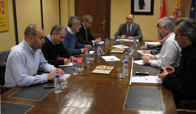 Reunión De Ramiro Ruiz Medrano Con Representantes De UGT Y CC.OO.