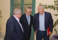 Griñán espera tener cerrado un acuerdo con IU para un gobierno estable antes de la constitución del Parlamento