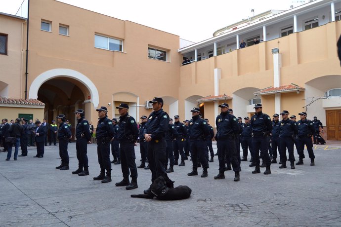 Agentes Del GOA De La Policía Local De Málaga