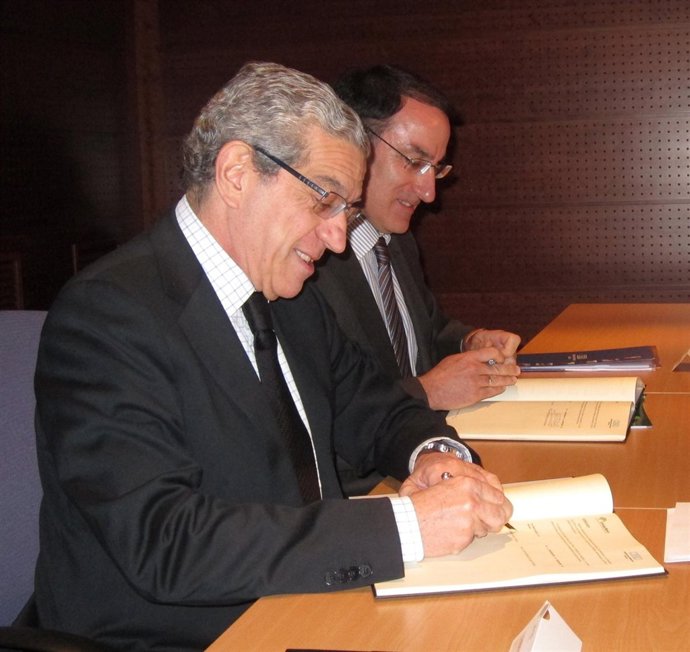 Firma Convenio Entre Unicaja Y CEM