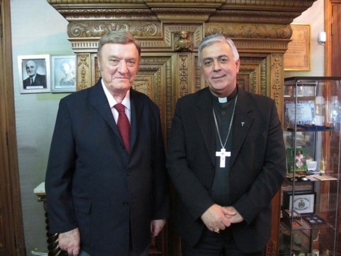J. Kobylansky (Izq) Y El Obispo De Tenerife