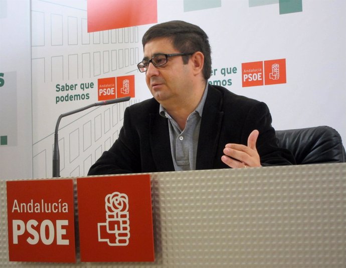 El Secretario General Del PSOE De Jaén, Francisco Reyes, En Rueda De Prensa.