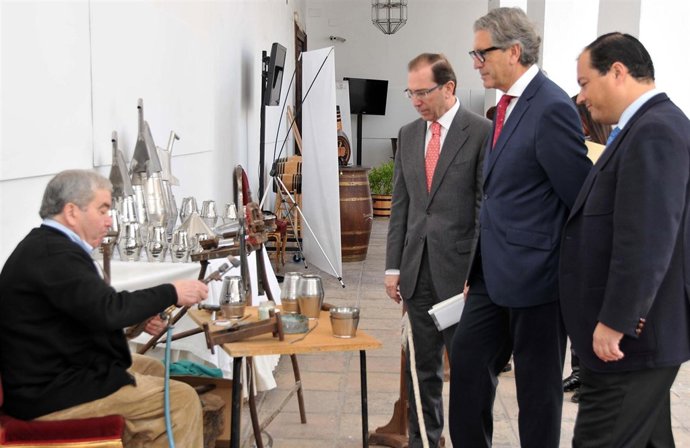 Jaén, Pineda Y Garrido Visitando La Exposición